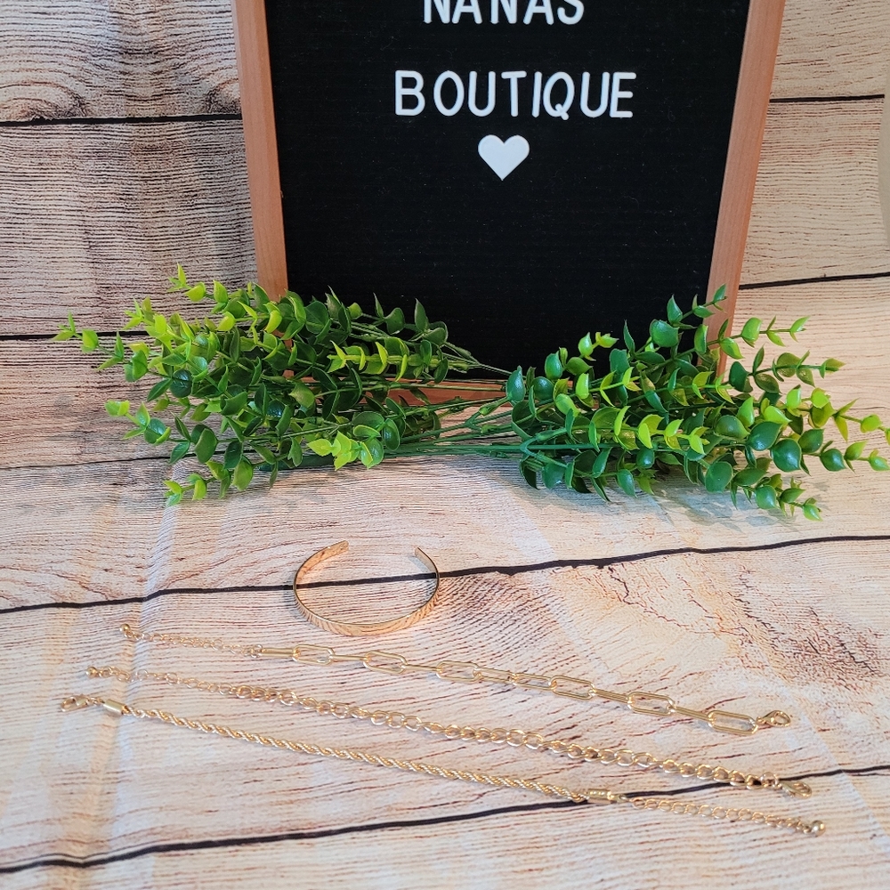 2/20$ Gold Bangle & Chainlink Bracelets 4 Pack - Picture 7 of 11
